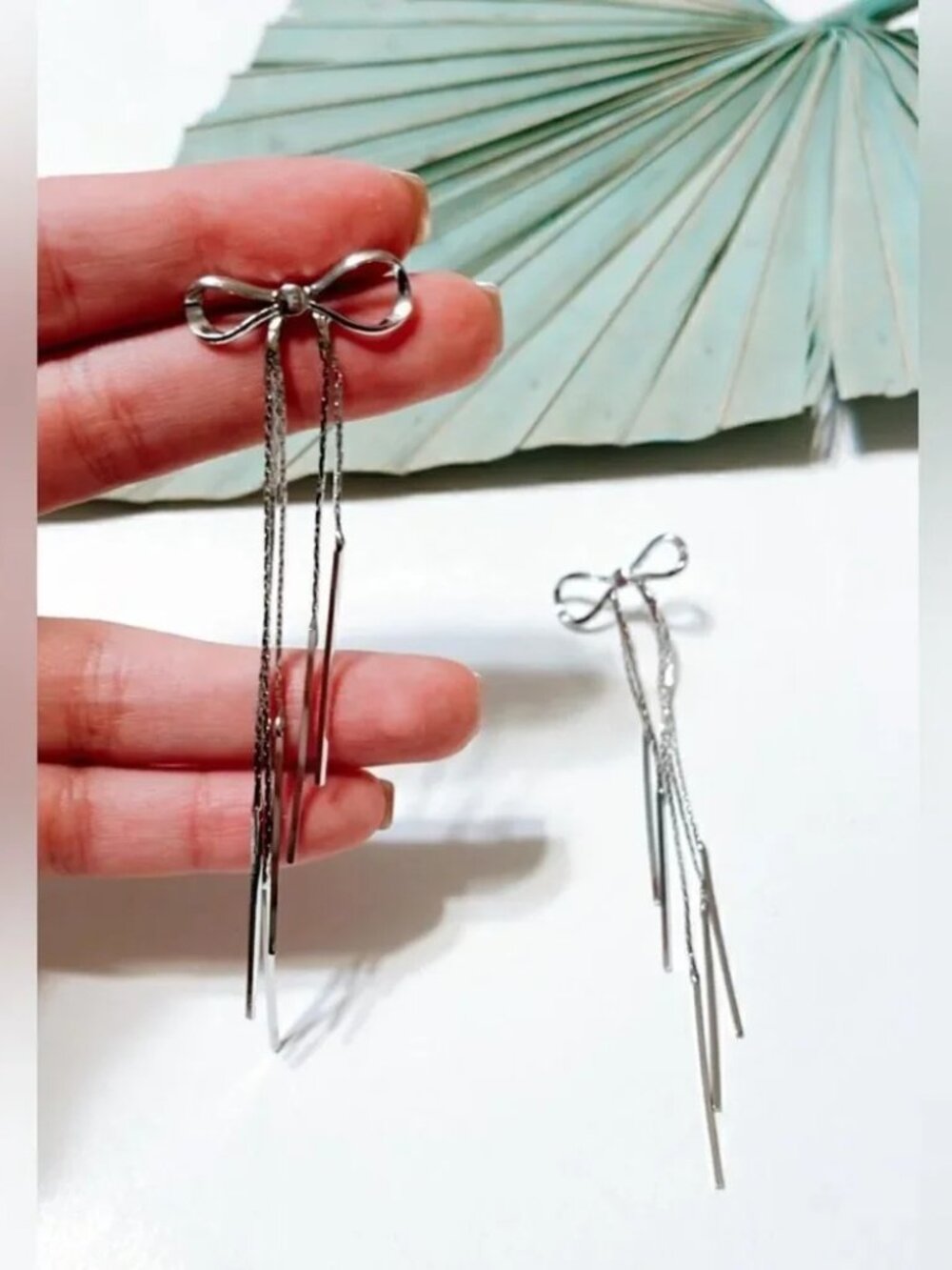 Silverbowdangleearrings112 - Picture 4 of 4